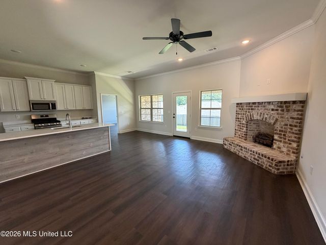 464 Silver Hill Drive, Pearl, MS 39208