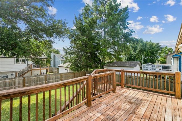 424 N Pine Grove Cr, Wichita, KS 67212