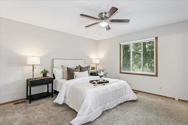 424 N Pine Grove Cr, Wichita, KS 67212