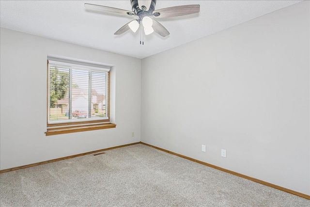 424 N Pine Grove Cr, Wichita, KS 67212