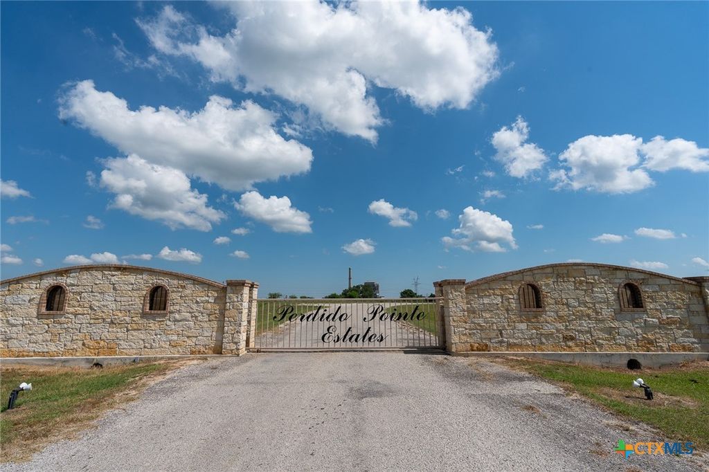 Image 12 of property listing at Lot 46 Perdido Pointe Estates, Victoria, TX 77905