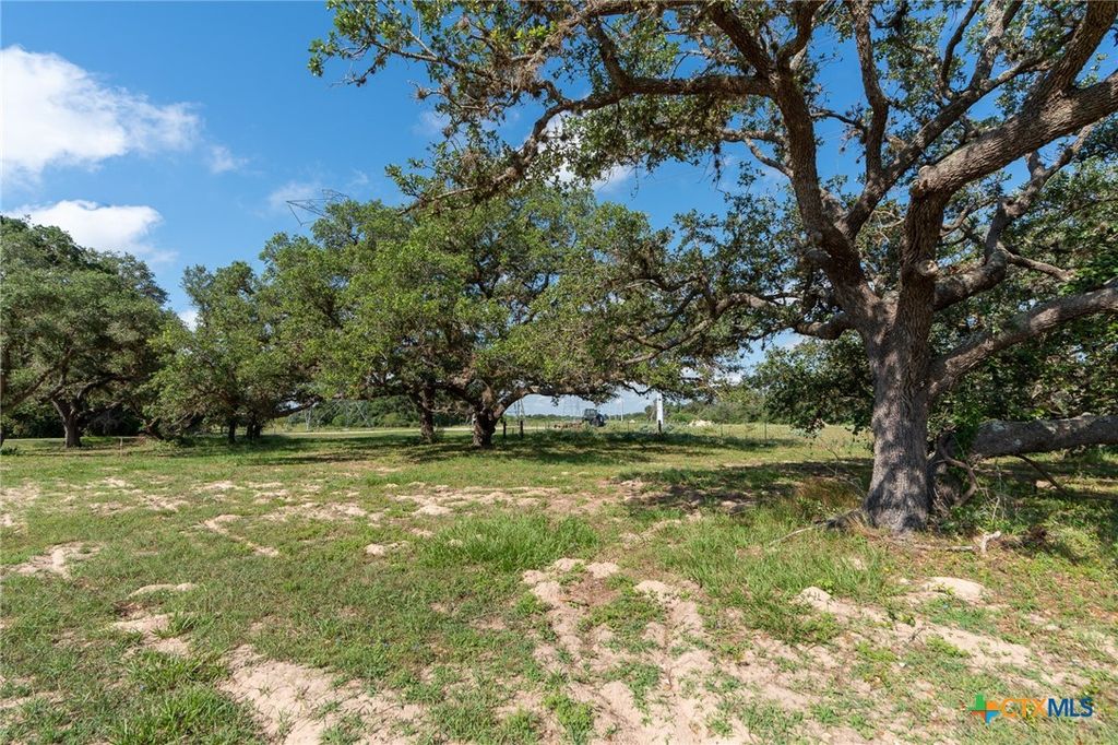 Image 3 of property listing at Lot 46 Perdido Pointe Estates, Victoria, TX 77905