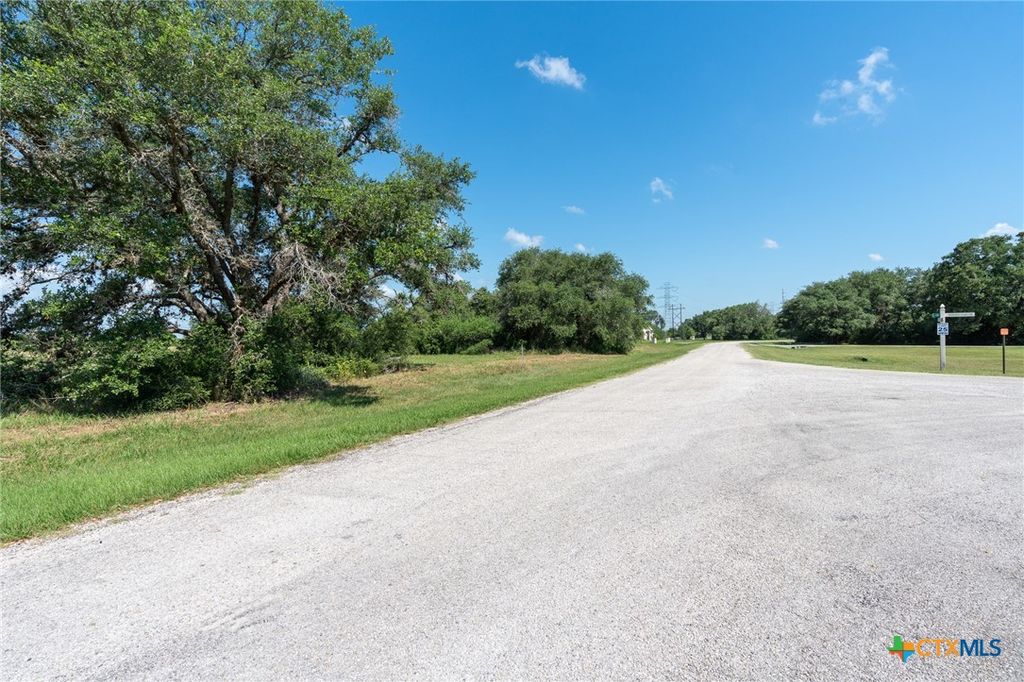 Image 6 of property listing at Lot 46 Perdido Pointe Estates, Victoria, TX 77905