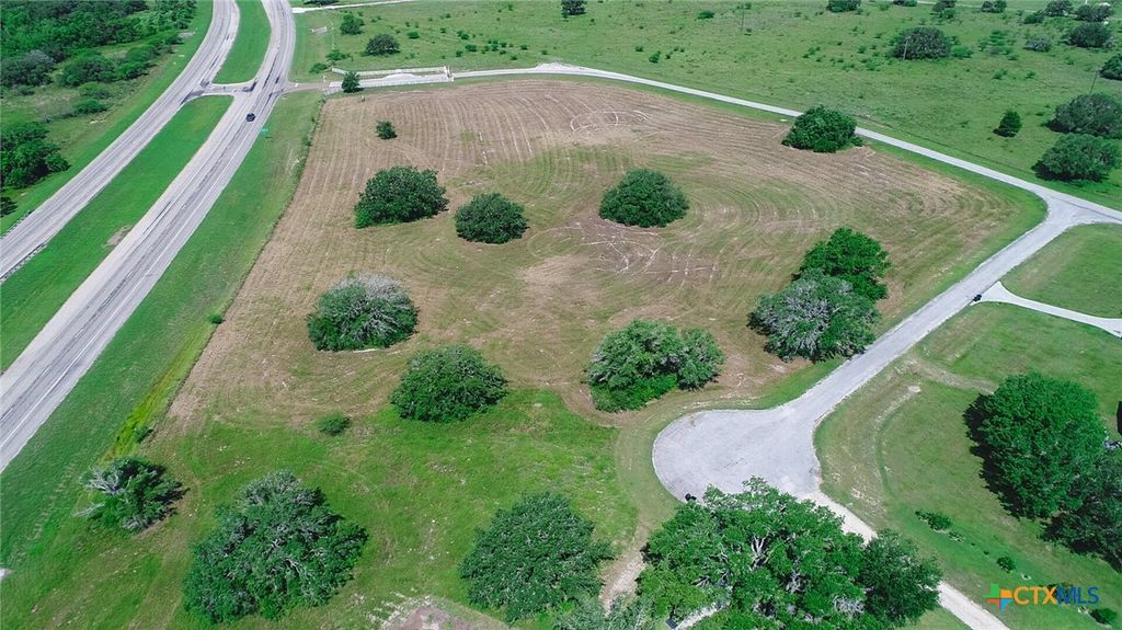 Image 7 of property listing at Lot 46 Perdido Pointe Estates, Victoria, TX 77905