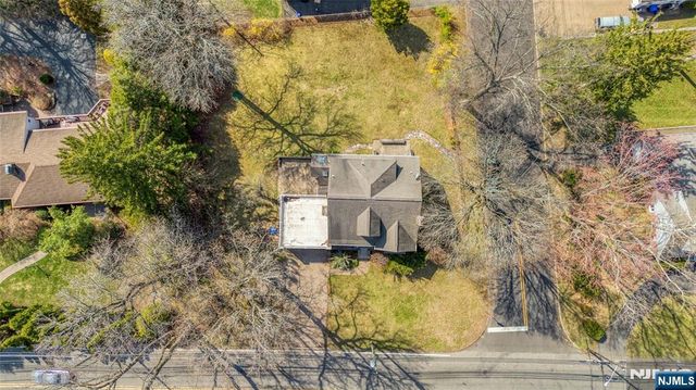 595 Knickerbocker Road, Tenafly, NJ 07670
