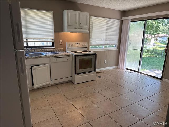 2423 Soundview Court, Florissant, MO 63031
