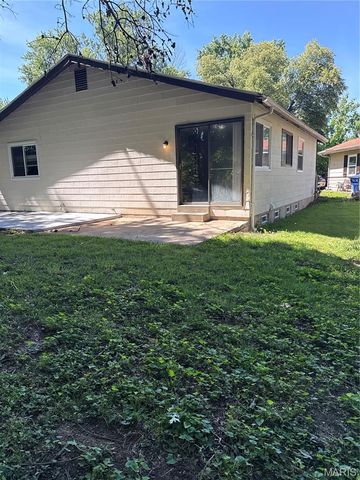 2423 Soundview Court, Florissant, MO 63031