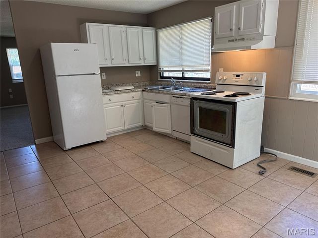2423 Soundview Court, Florissant, MO 63031