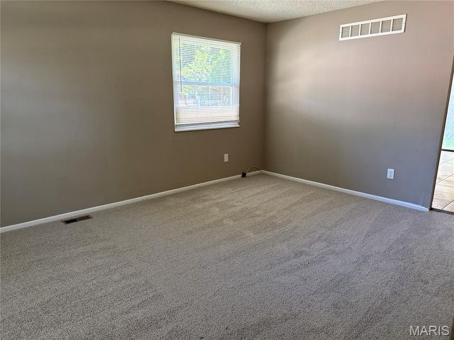 2423 Soundview Court, Florissant, MO 63031