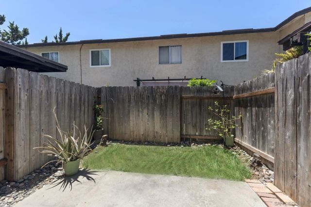 10316 Carefree Dr, Santee, CA 92071