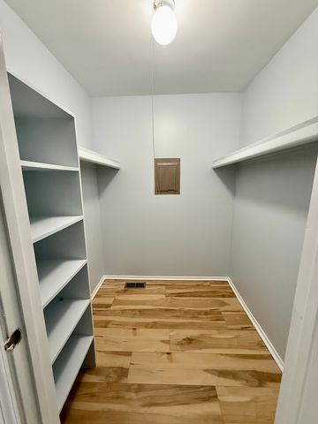 330 Hampton Court D, Bloomingdale, IL 60108