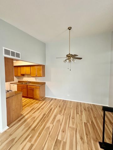 330 Hampton Court D, Bloomingdale, IL 60108