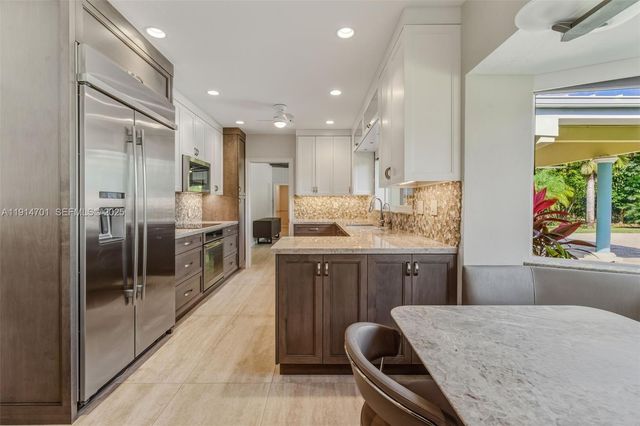 8001 SW 66th Ter, Miami, FL 33143