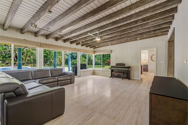 8001 SW 66th Ter, Miami, FL 33143