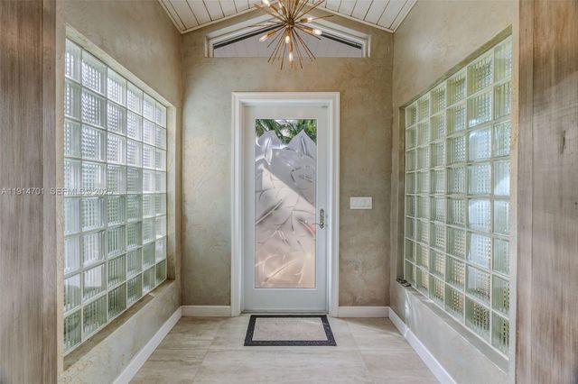 8001 SW 66th Ter, Miami, FL 33143