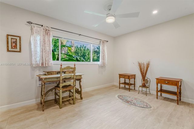 8001 SW 66th Ter, Miami, FL 33143