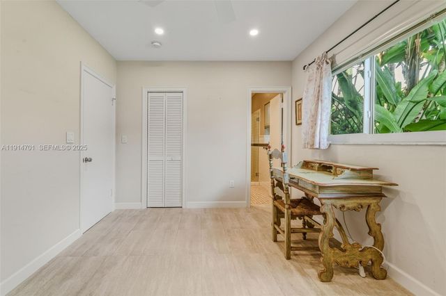 8001 SW 66th Ter, Miami, FL 33143