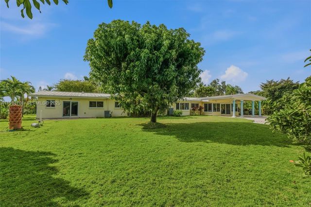 8001 SW 66th Ter, Miami, FL 33143