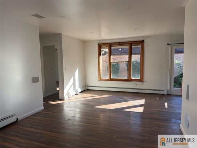 31 Ardsley Court, East Brunswick, NJ 08816