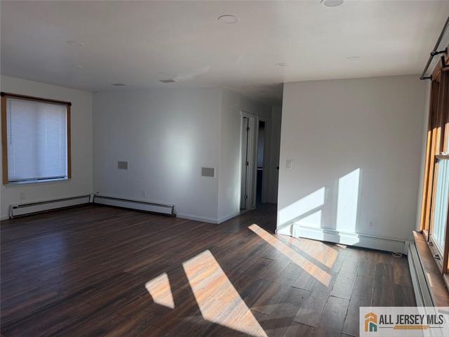 31 Ardsley Court, East Brunswick, NJ 08816