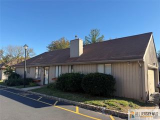 31 Ardsley Court, East Brunswick, NJ 08816