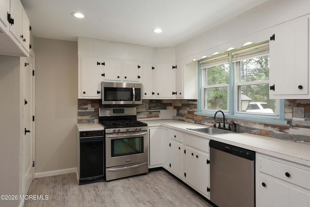 47 Phalanx Road, Lincroft, NJ 07738