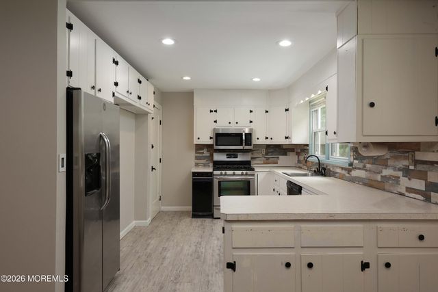 47 Phalanx Road, Lincroft, NJ 07738