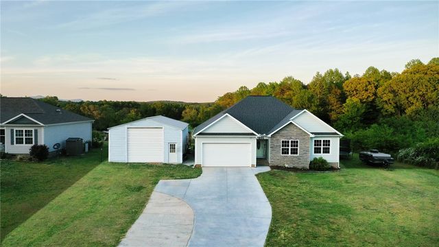 696 Mount Olivet Road, Six Mile, SC 29630
