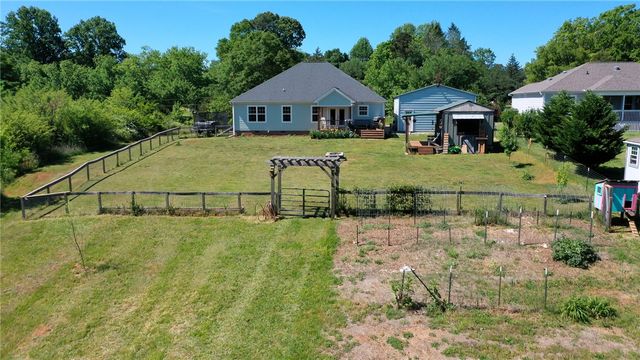 696 Mount Olivet Road, Six Mile, SC 29630