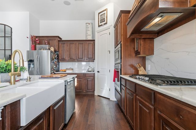 2112 Benjamin Creek Drive, Little Elm, TX 75068