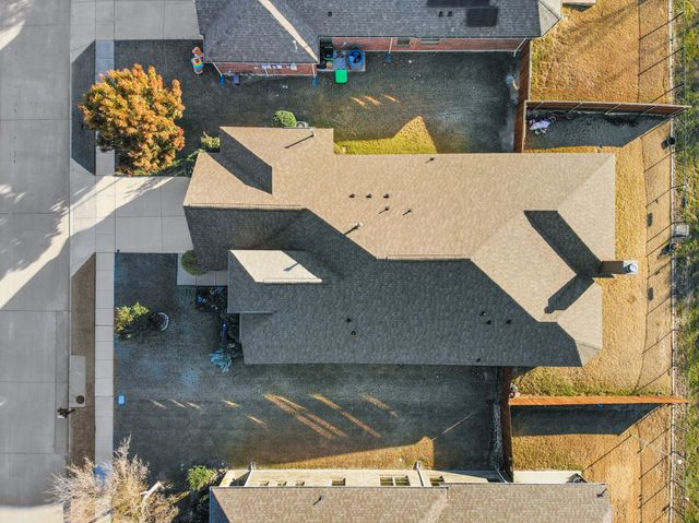 2112 Benjamin Creek Drive, Little Elm, TX 75068