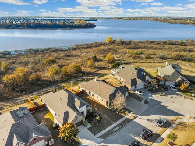 2112 Benjamin Creek Drive, Little Elm, TX 75068