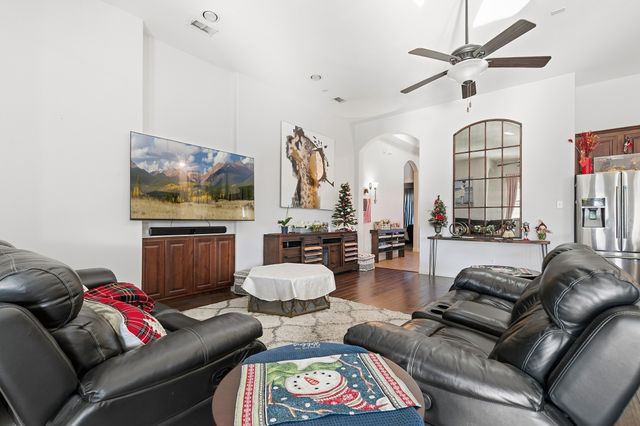 2112 Benjamin Creek Drive, Little Elm, TX 75068