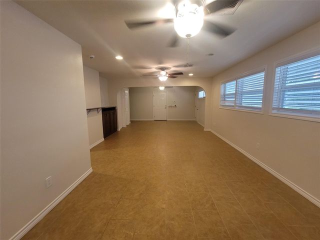 107 Avalon Way, Galveston, TX 77550