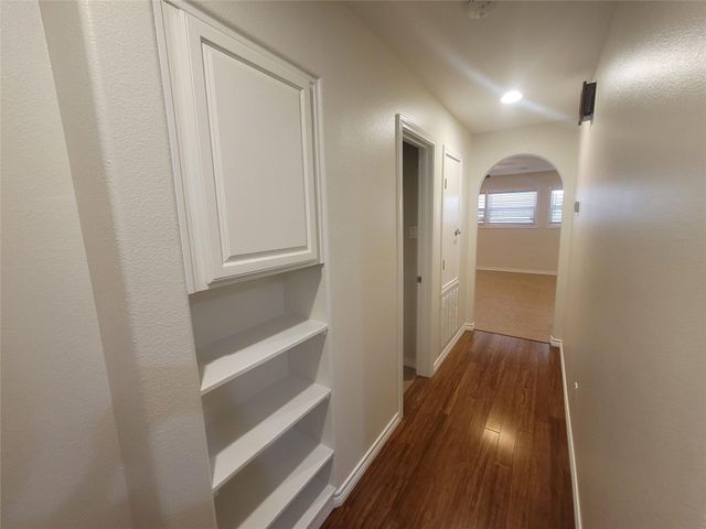 107 Avalon Way, Galveston, TX 77550