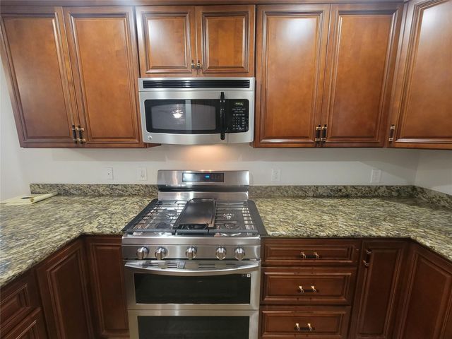 107 Avalon Way, Galveston, TX 77550