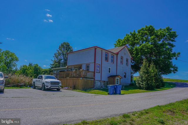 1303 SUNNYSIDE RD, Spring Grove, PA 17362