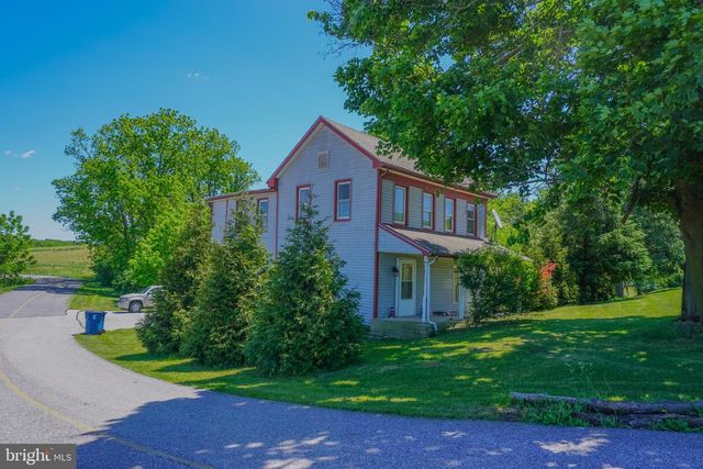 1303 SUNNYSIDE RD, Spring Grove, PA 17362