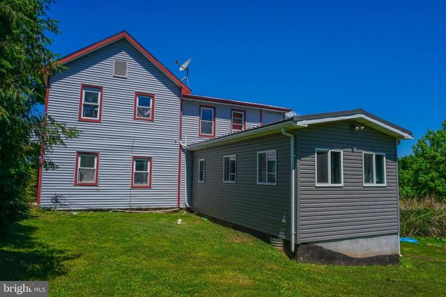 1303 SUNNYSIDE RD, Spring Grove, PA 17362