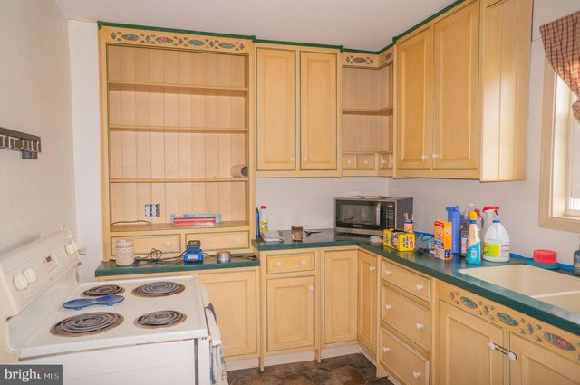1303 SUNNYSIDE RD, Spring Grove, PA 17362