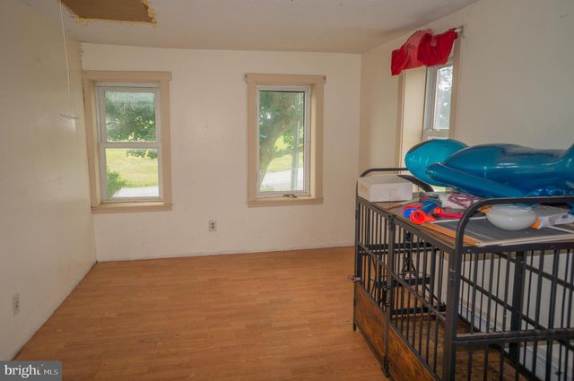 1303 SUNNYSIDE RD, Spring Grove, PA 17362