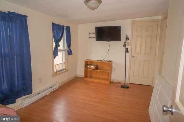 1303 SUNNYSIDE RD, Spring Grove, PA 17362