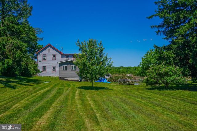 1303 SUNNYSIDE RD, Spring Grove, PA 17362