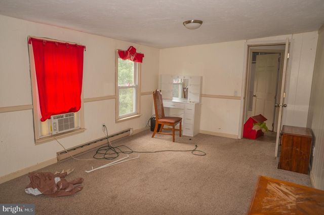 1303 SUNNYSIDE RD, Spring Grove, PA 17362