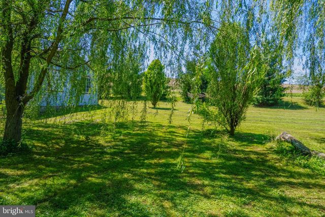 1303 SUNNYSIDE RD, Spring Grove, PA 17362
