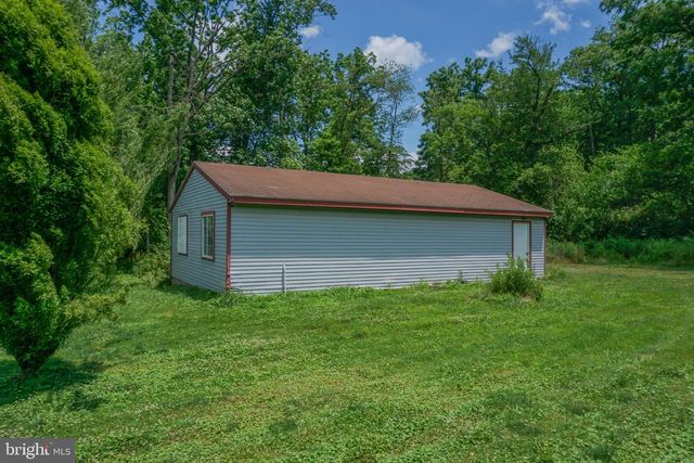 1303 SUNNYSIDE RD, Spring Grove, PA 17362