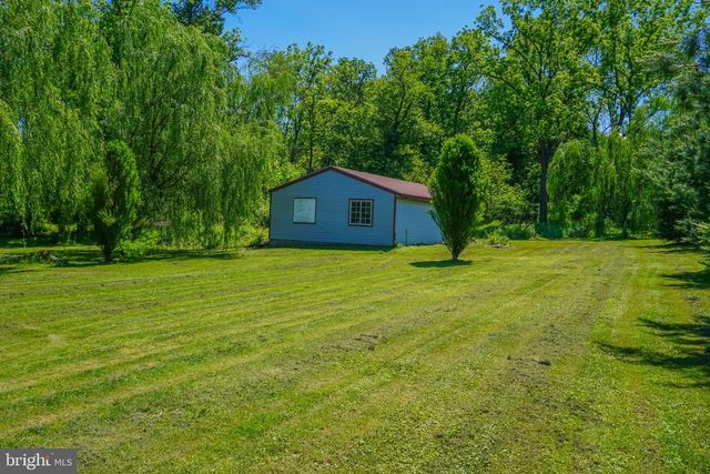 1303 SUNNYSIDE RD, Spring Grove, PA 17362