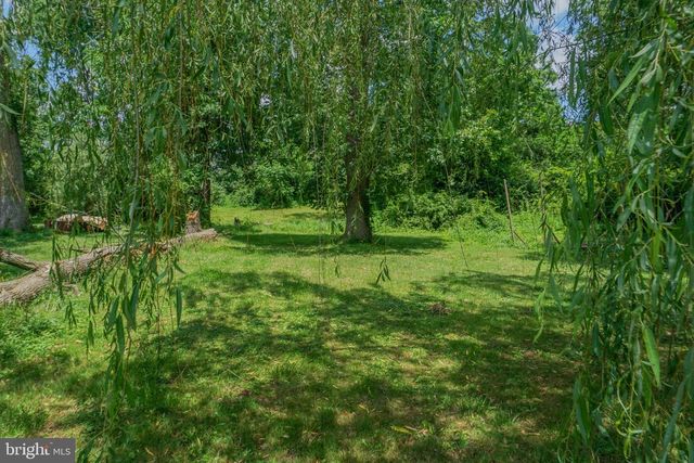 1303 SUNNYSIDE RD, Spring Grove, PA 17362