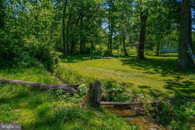1303 SUNNYSIDE RD, Spring Grove, PA 17362