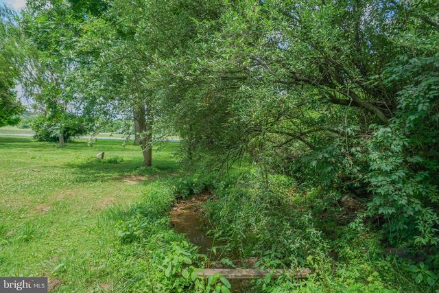 1303 SUNNYSIDE RD, Spring Grove, PA 17362